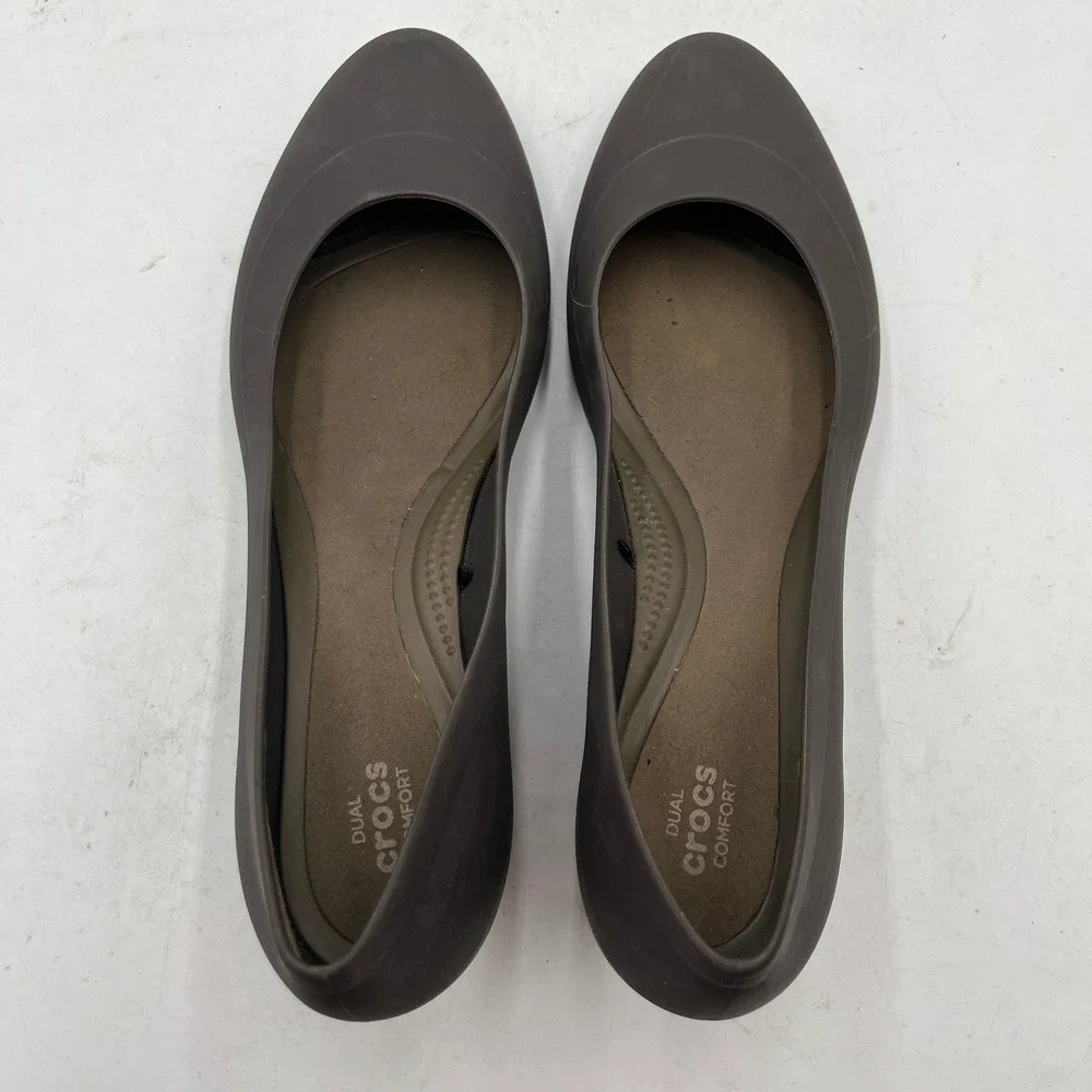 Crocs Wedge Pumps Dual Comfort Slip On Round Toe Espresso Brown Womens 9